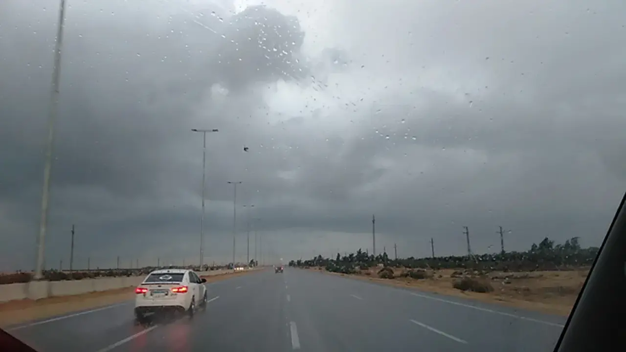 طقس شديد البرودة.. الأرصاد تحذر من أمطار ورياح تضرب المحافظات غدًا الأحد